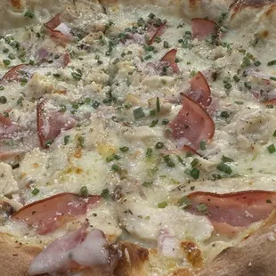 Chicken Cordon Bleu Pizza