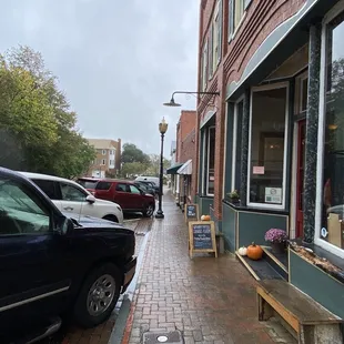Approach to restaurant front.