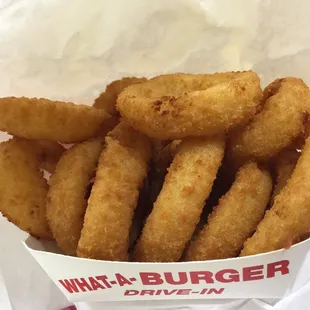 ows a basket of onion rings