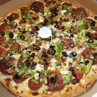 Once again, WhatAPizza proves their amazing professional services. GREAT PIZZA and awesome staffs