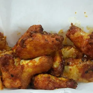 X-Large Pepperoni and Spicy Wings  $18.99