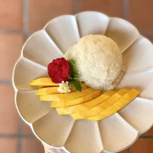 Mango with sweet sticky rice