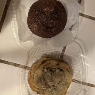 Chocolate chip and brownie cookies