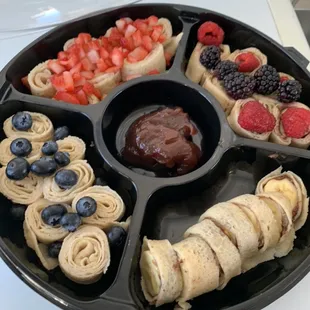 Crepe sushi tray