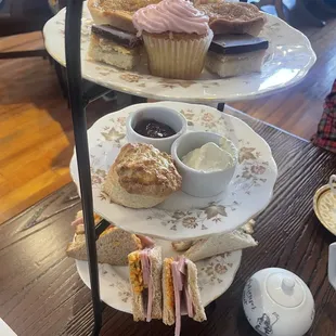 food, dessert, cupcakes
