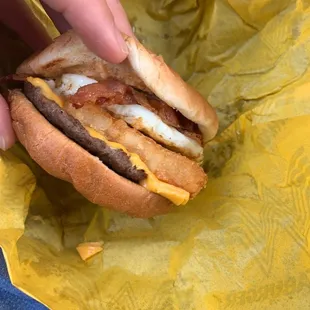 Breakfast burger is best thing to happen to breakfast since the croissant .