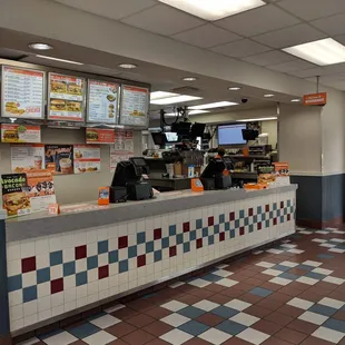 the inside of a fast food restaurant