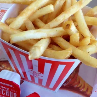 Perfect pomme frites! YUM! YUM! YUM! YUM! YUM! :))