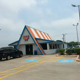 the front of a fast food restaurant