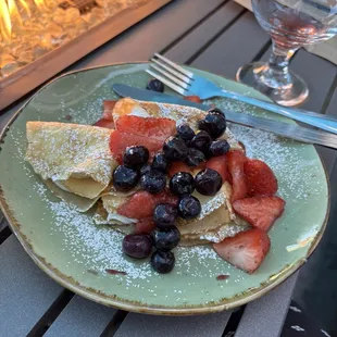 Crêpes with berries