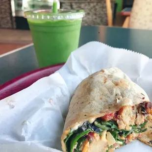 PHENOMENAL Kale-yeah smoothie and SW wrap