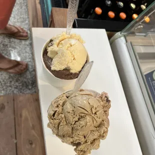 Single scoop ice creams - they still give you two flavors and what an awesome portion!