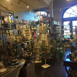 Lots of kitchen items!