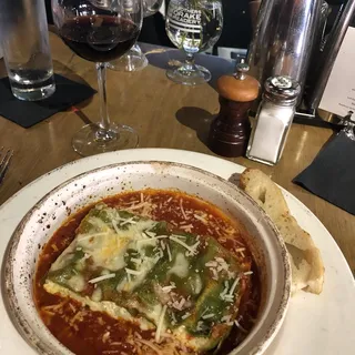 Green Lasagna with Cheese and Tomato