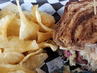 Louie’s Bar and Bites