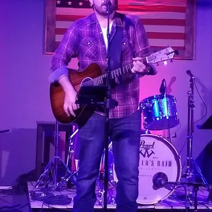 Taylor Michael live at Wheeler&apos;s Raid