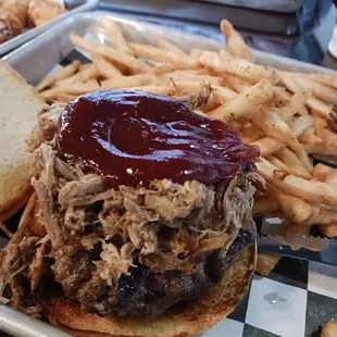 Made our own bbq/rodeo burger (minus the onion rings... not on limited menu!!)