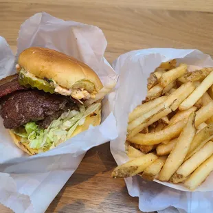 Pimento Burger &amp; Fries