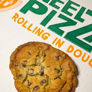 Sea-Salt Chocolate Chip Cookie |Instagram @restaurant_aholic