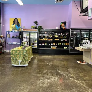 Feel free to peruse raw veggies for days!