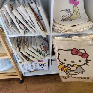 Hello Kitty tote bags!