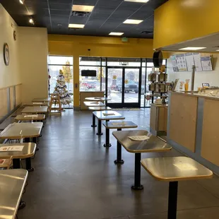 the inside of a fast food restaurant