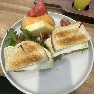 BLT E