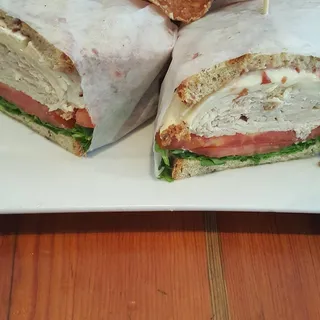 Roasted Turkey and Brie Sandwich