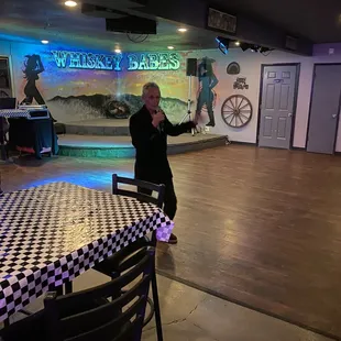 George the best singer every Tue and Thursday.