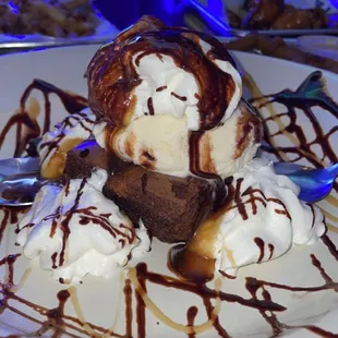 Cheesecake Brownie Sundae