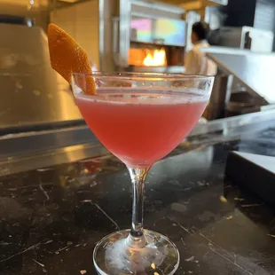 Love letter (vodka, honey, lime, pomegranate + cava)