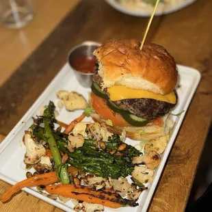 Tavern Burger w/ Garden Veggies