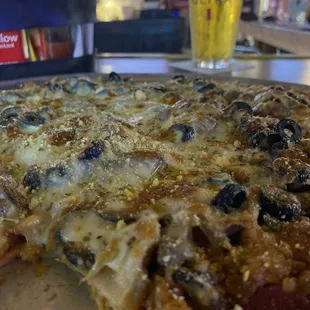 Italian sausage, black olive, mushrooms