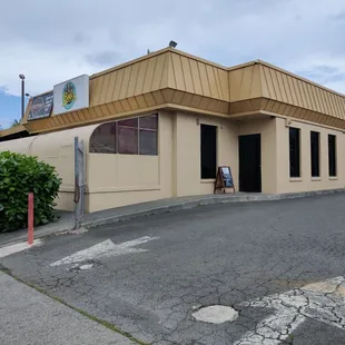 The free parking lot is right before this building