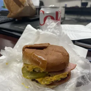 Pig 'n' Bull-Ham and Cheeseburger