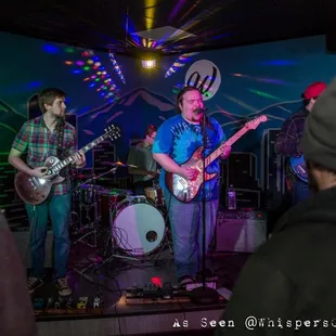 Whispers on Havana-Live band