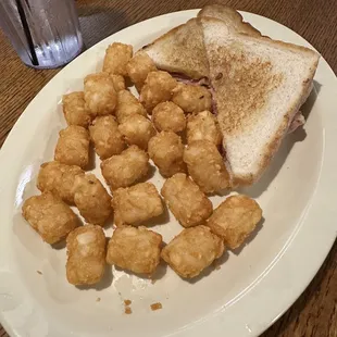 Grilled ham &amp; cheese with tots