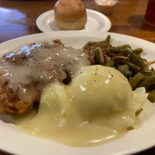 Chicken fried chicken with mashed potatoes &amp; green beans