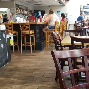 Full bar, great brunch on Sunday from 9am to 1 pm