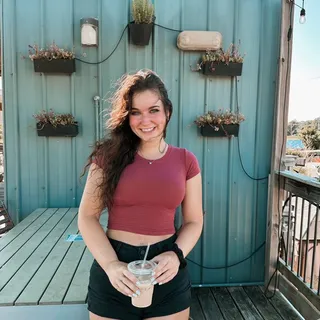 Amanda G.