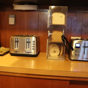 Breakfast - Toast &amp; Bagels
