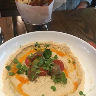 Roasted Garlic Hummus