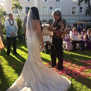 He gave us instructions on how to release the doves from the basket
