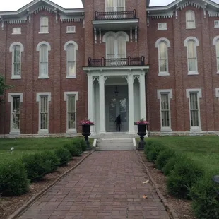 The entrance. Knock, knock!