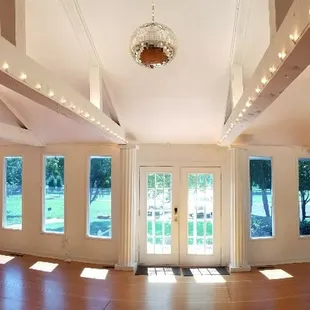 Stunning Ballroom!!