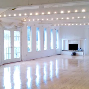 Charming and gorgeous historic mansion with 10,000 sq feet is perfect for weddings, receptions, corporate events, and parties