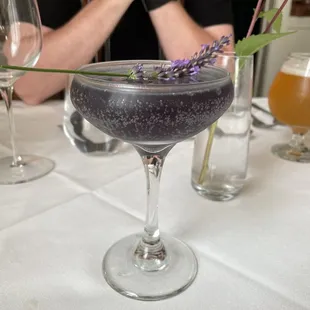 La Fleur no. 2 (Chopin, Elderflower Liqueur, Grapefruit, Cava float) - fabulous!