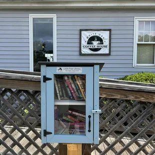 Free little library