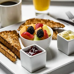 Elite Continental Breakfast   
Seasonal Fresh Cut Fruit · Toasted Bread · Fruit Preserved 
Orange Juice · Starbucks Coffee