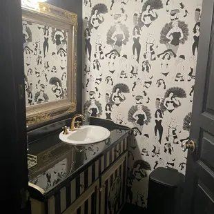 The hot and spicy powder room